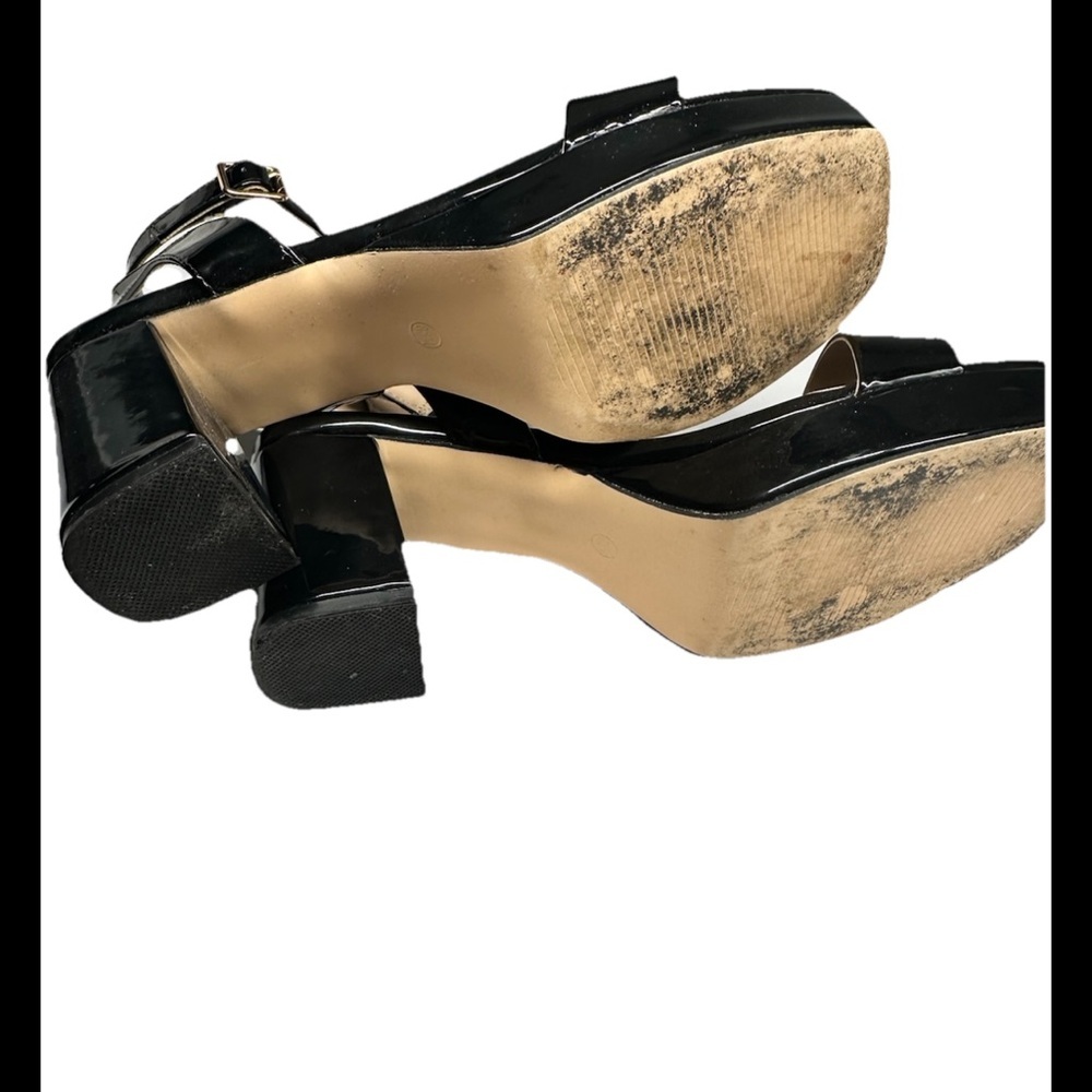 CUSHIONAIRE “Cherry” Black Patent Strappy Platform Sandals Sz 8.5 - Picture 3 of 5